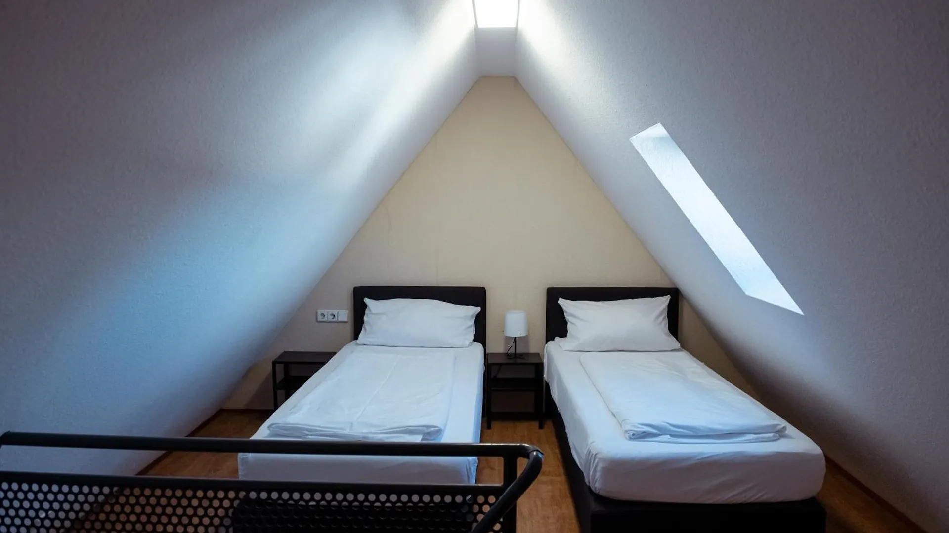 Haus99 Budget Pension & Apartments Fuerth