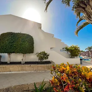 https://apartament-malibu-blue.in-canary-islands.com