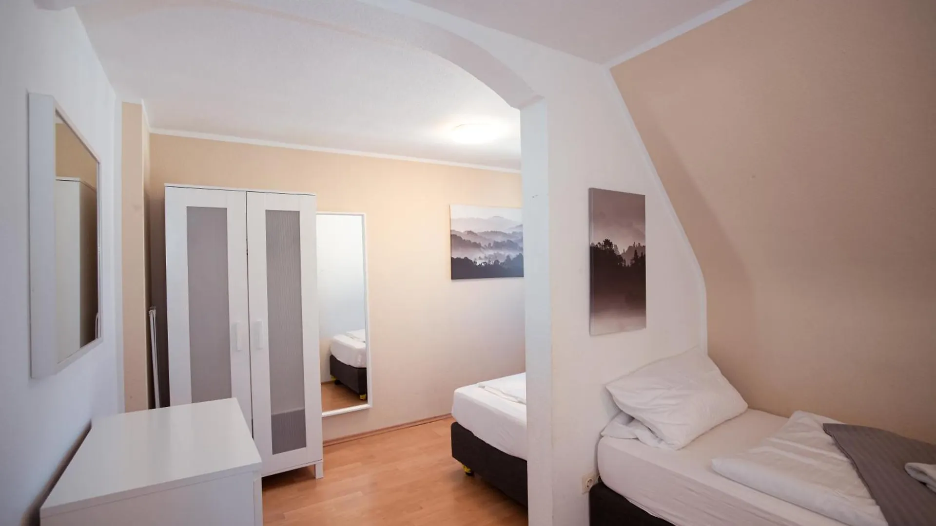 Haus99 Budget Pension & Apartments Fuerth