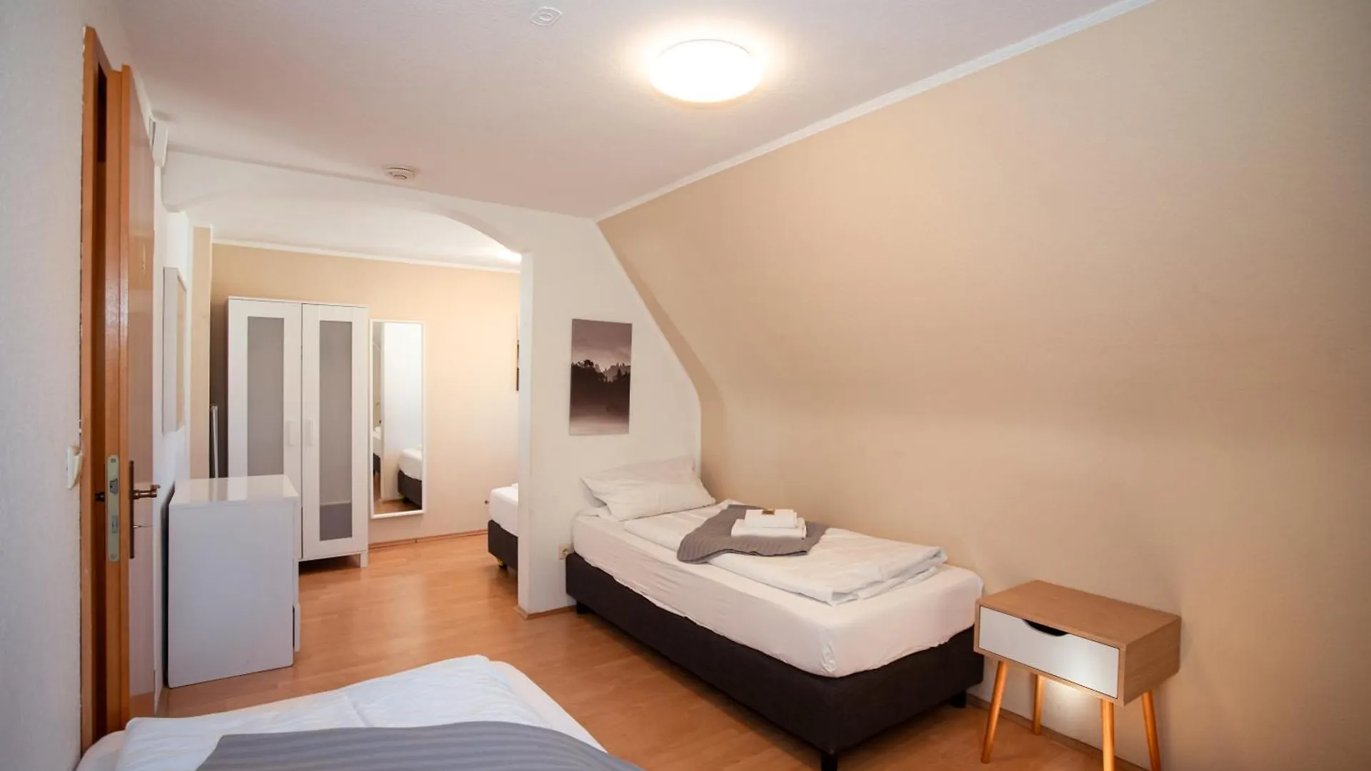 Haus99 Budget Pension & Apartments Fuerth